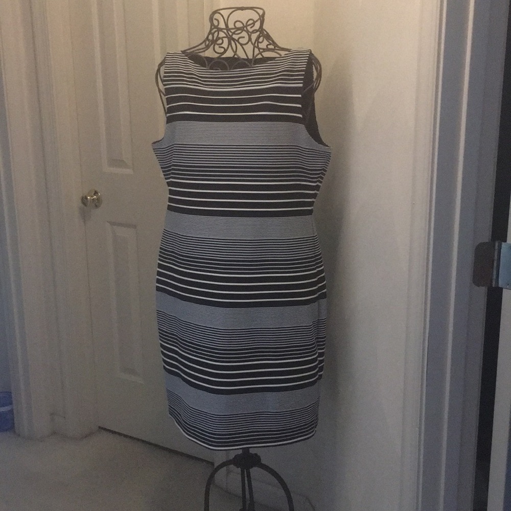 Tiana B sz 16 black and white striped dress